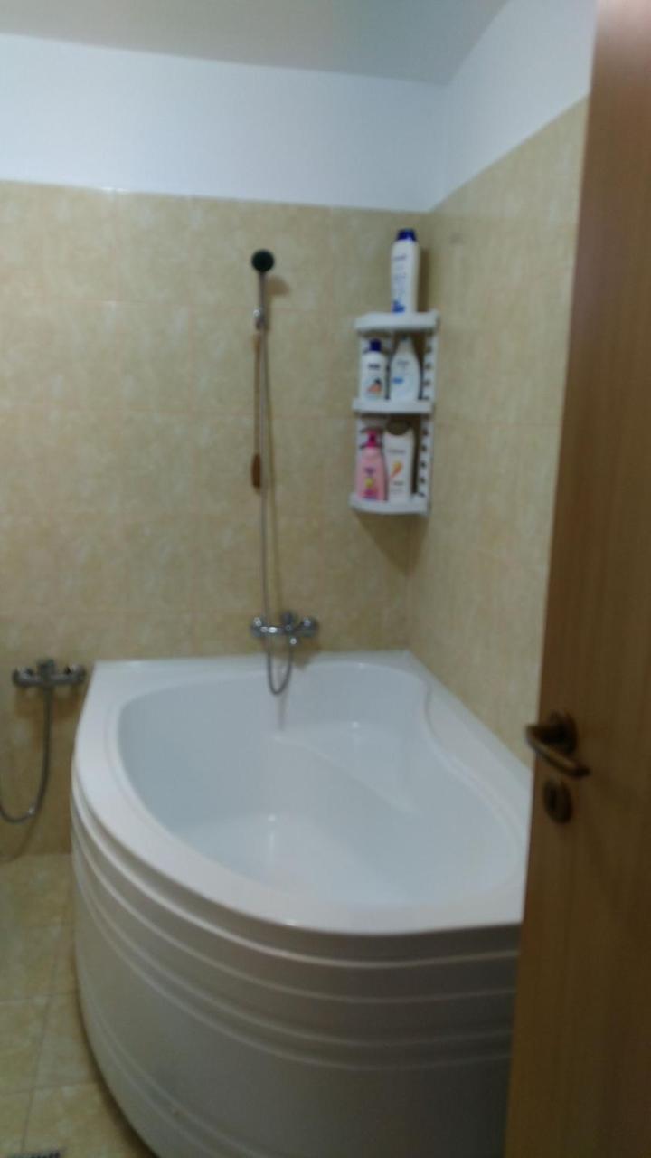 Otopeni Therme Airport Apartment Ngoại thất bức ảnh